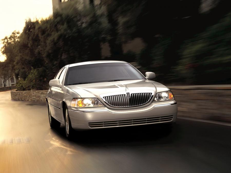  Lincoln Town Car 2003 года  (фото 63 из 68)